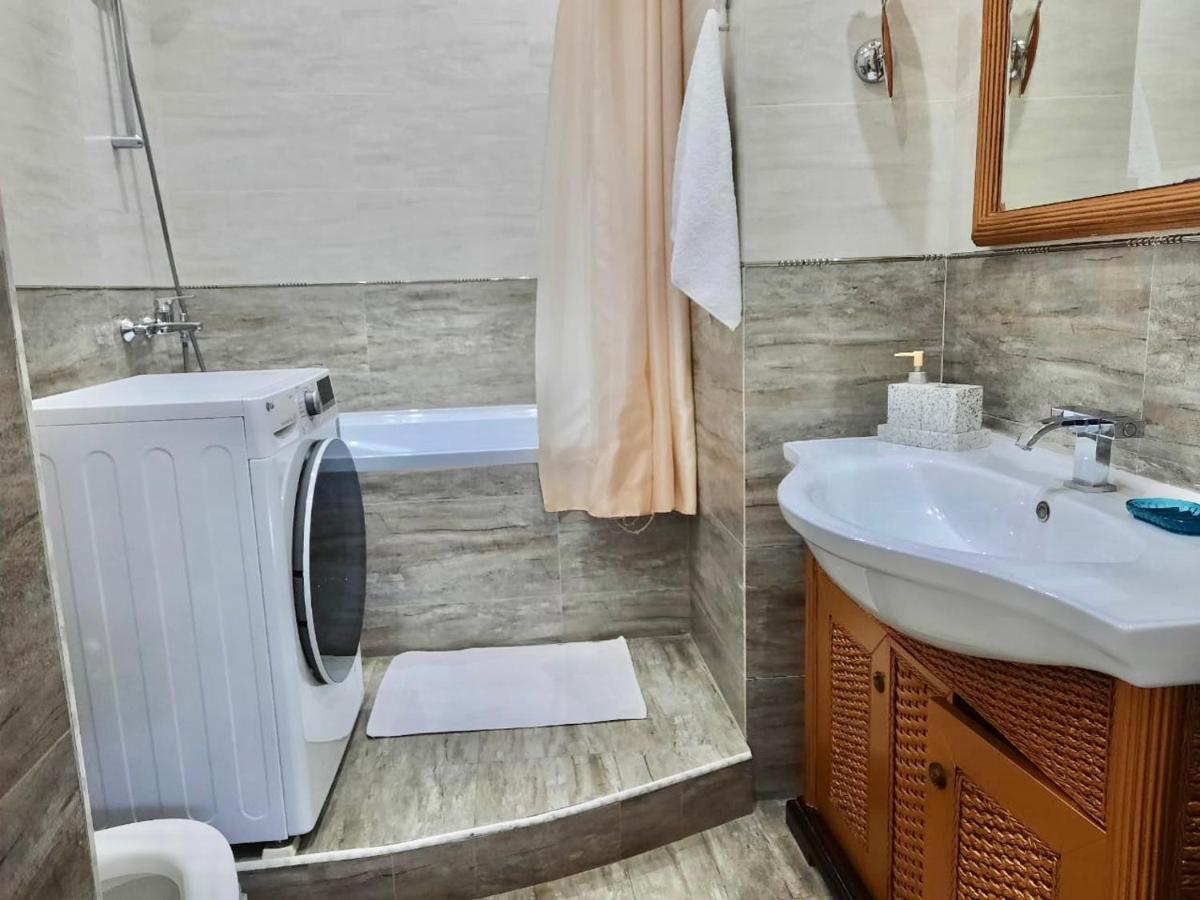 Жк Самал Де Люкс Apartment Almaty Ngoại thất bức ảnh